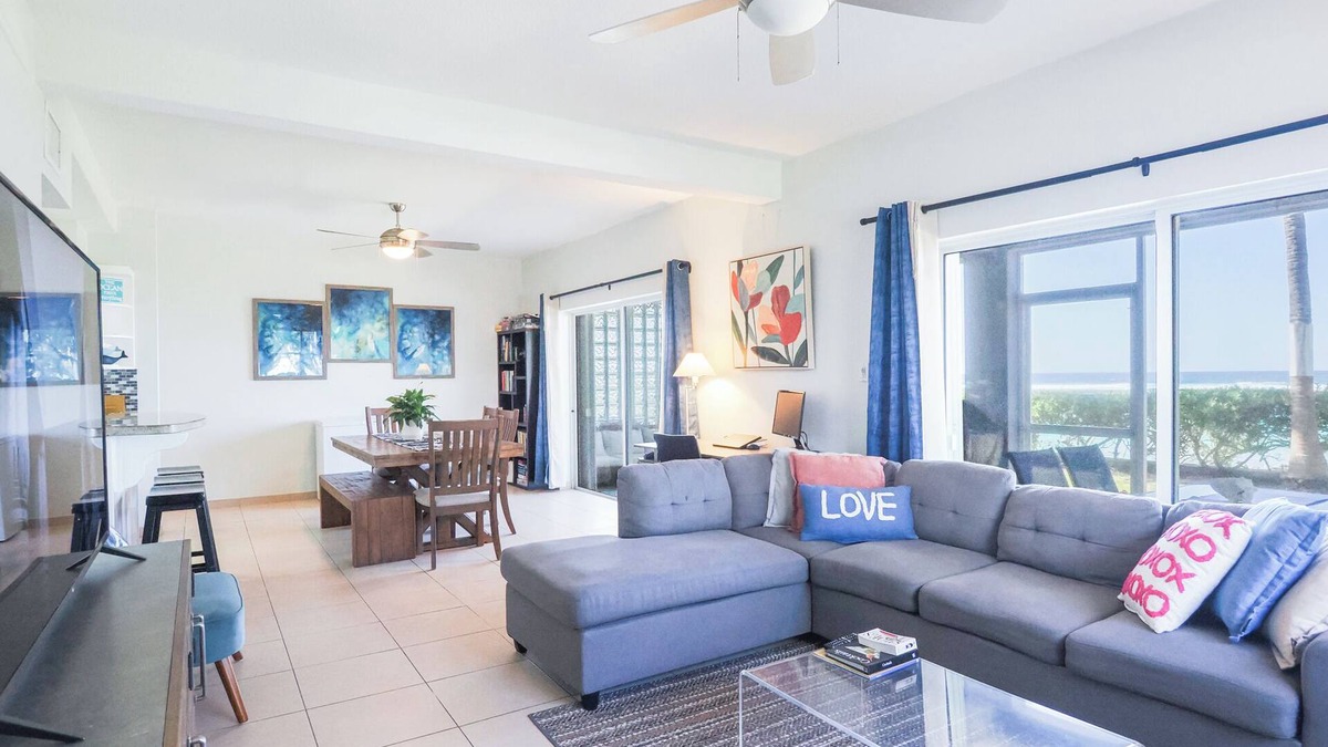 Bodden Town Condo | 3 Bed Oceanview condo with beach