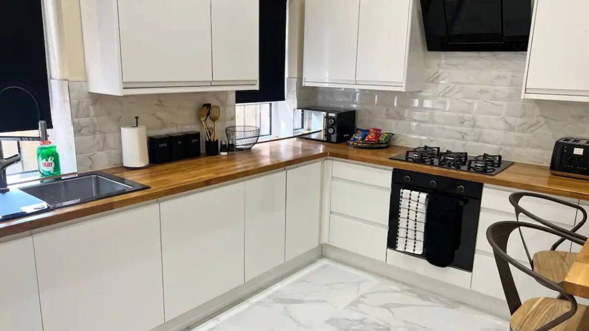 Polmadie House | 3 Bed - Sleeps 7 - Free Parking - Central Location