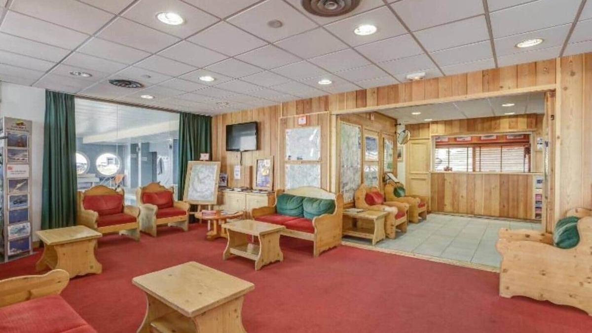 Val Claret Apartment | 3-bed studio with linen and pool val Claret