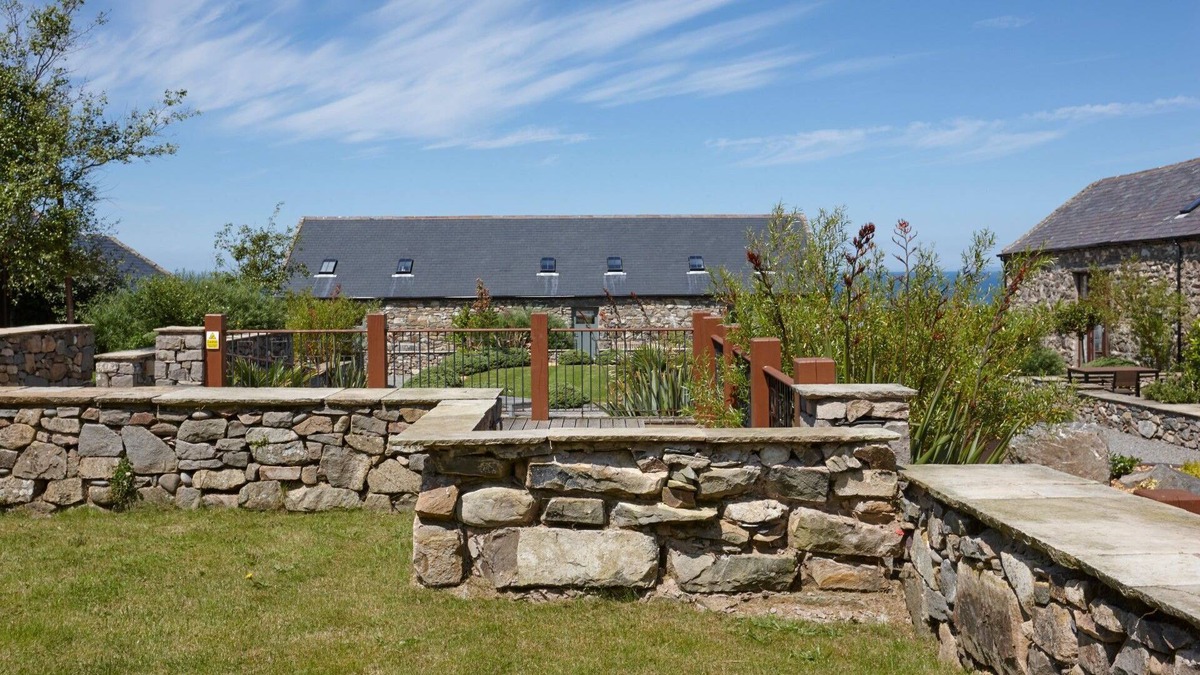 Pistyll House | 3 Bed - The Threshing Barn