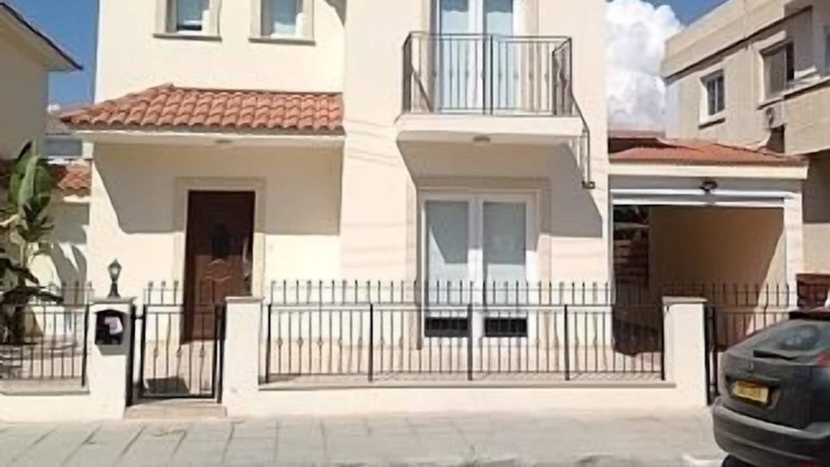 Oroklini Villa | 3 Bed Villa in Larnaca with Private Pool - 80 Metres from Beach