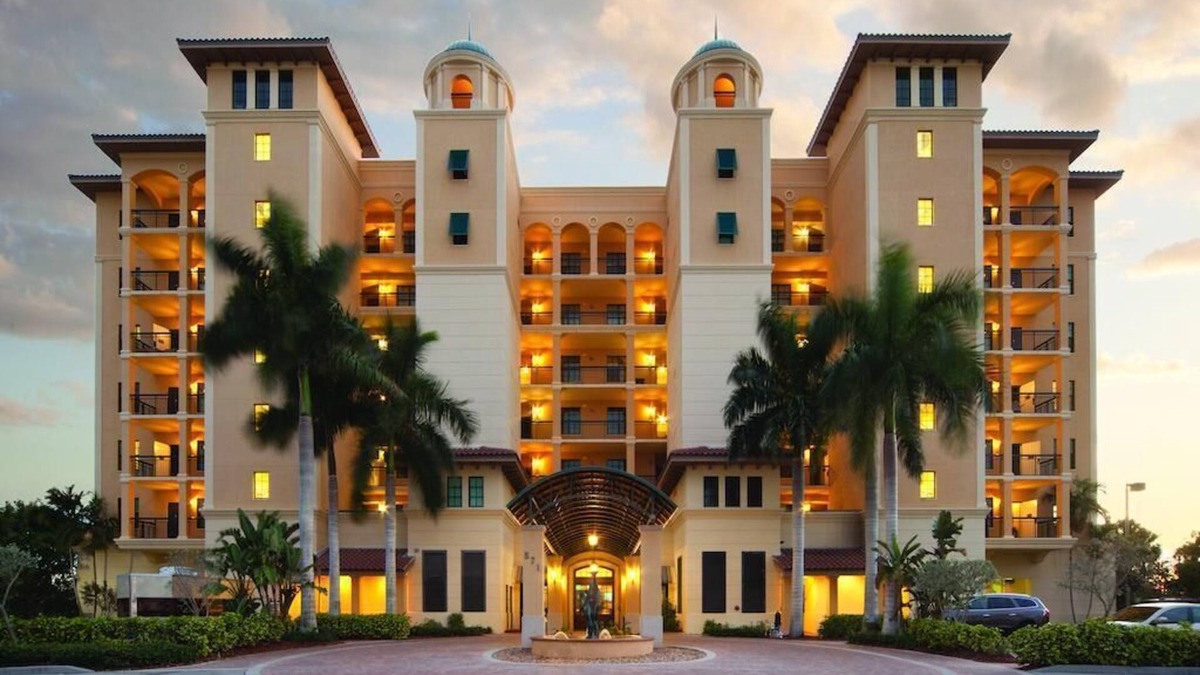 Marco Island Resort | 3 Bed Waterfront luxury resort