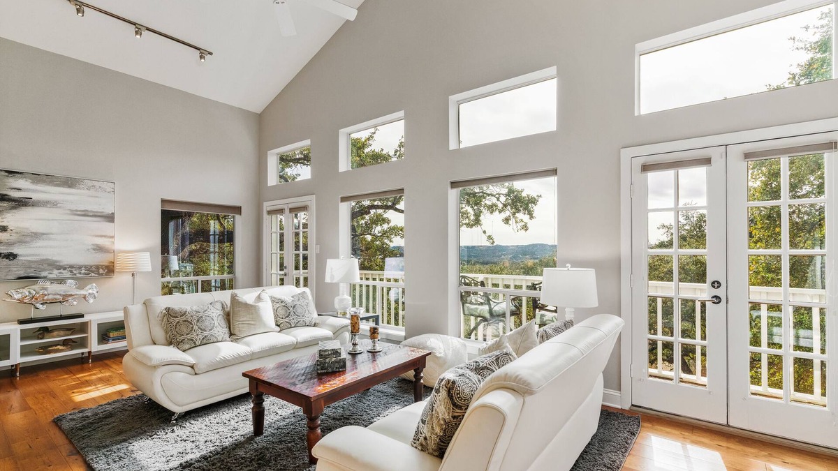 North Cat Mountain Condo | 3 Bedroom, 2 &1/2 Bath Condominium Executive lease-short and long-term options.