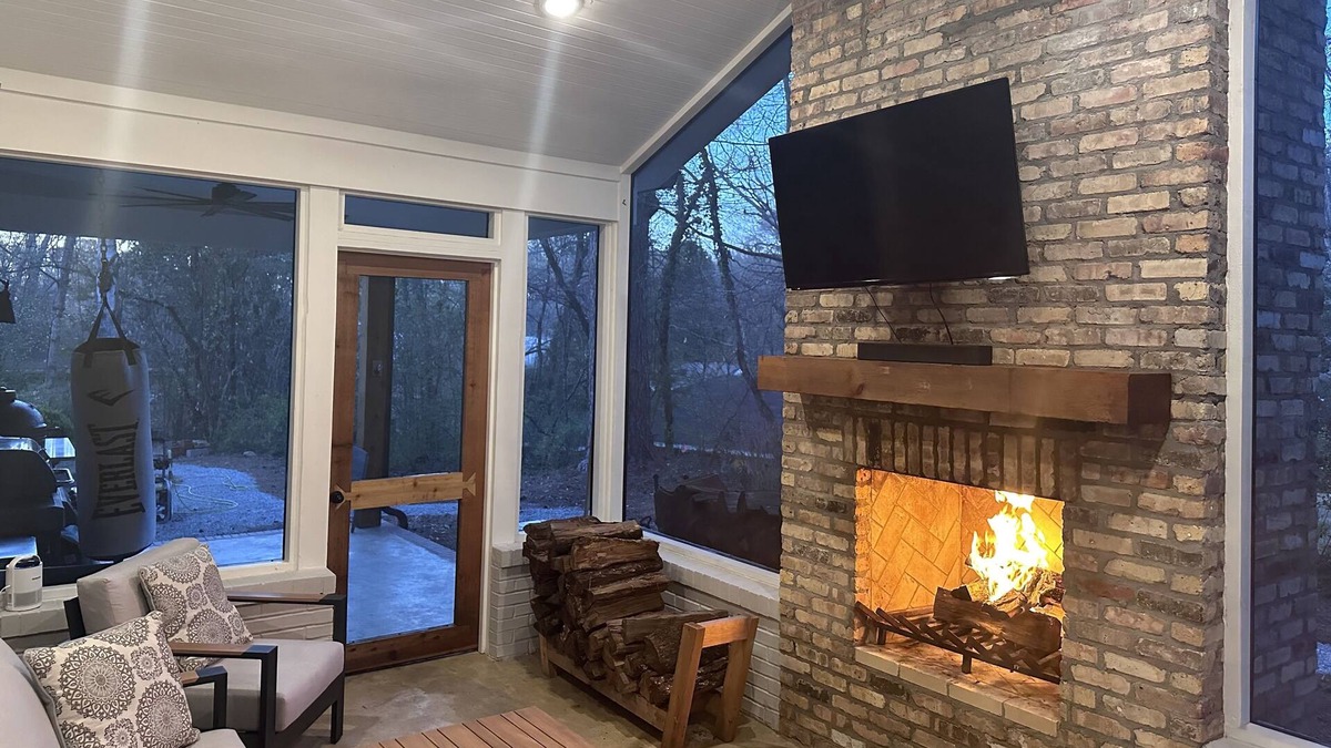 Oxford House | 3 Bedroom/2 Bath Home walking distance to Oxford Square and Ole Miss