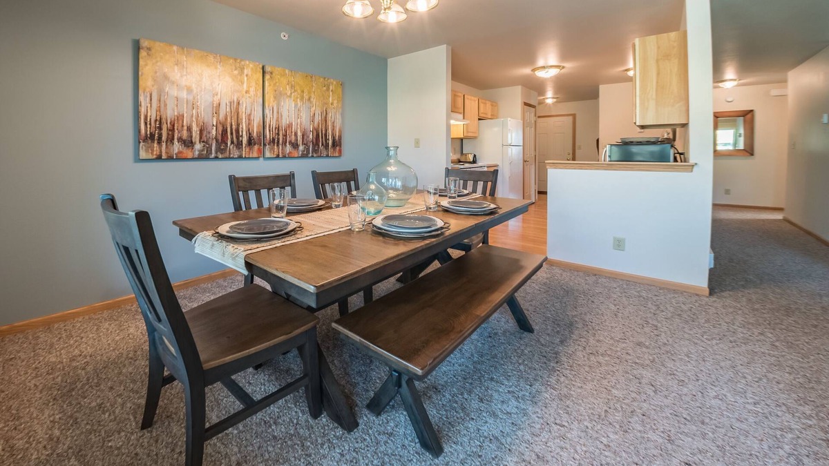Billings Condo | 3 Bedroom 2 bath luxury condo, 5 minutes from the medical corridor and downtown