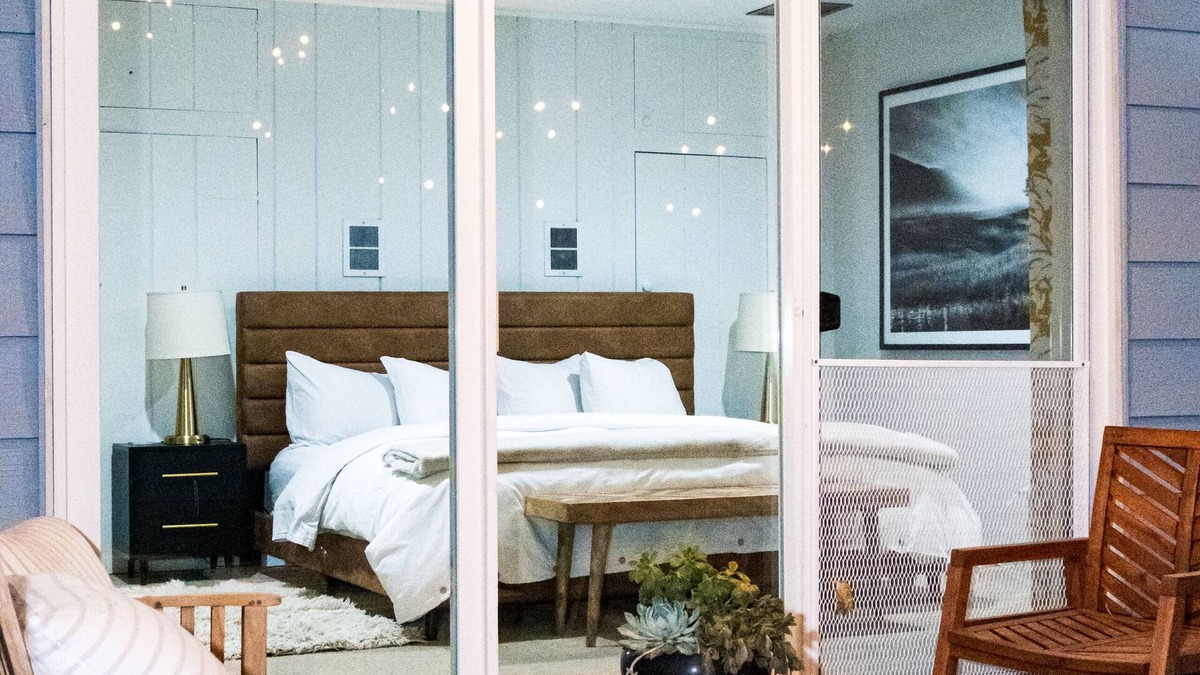 Bishop House | 3 bedroom 2 bath private house,walkable to restaurants, shops, and breweries.