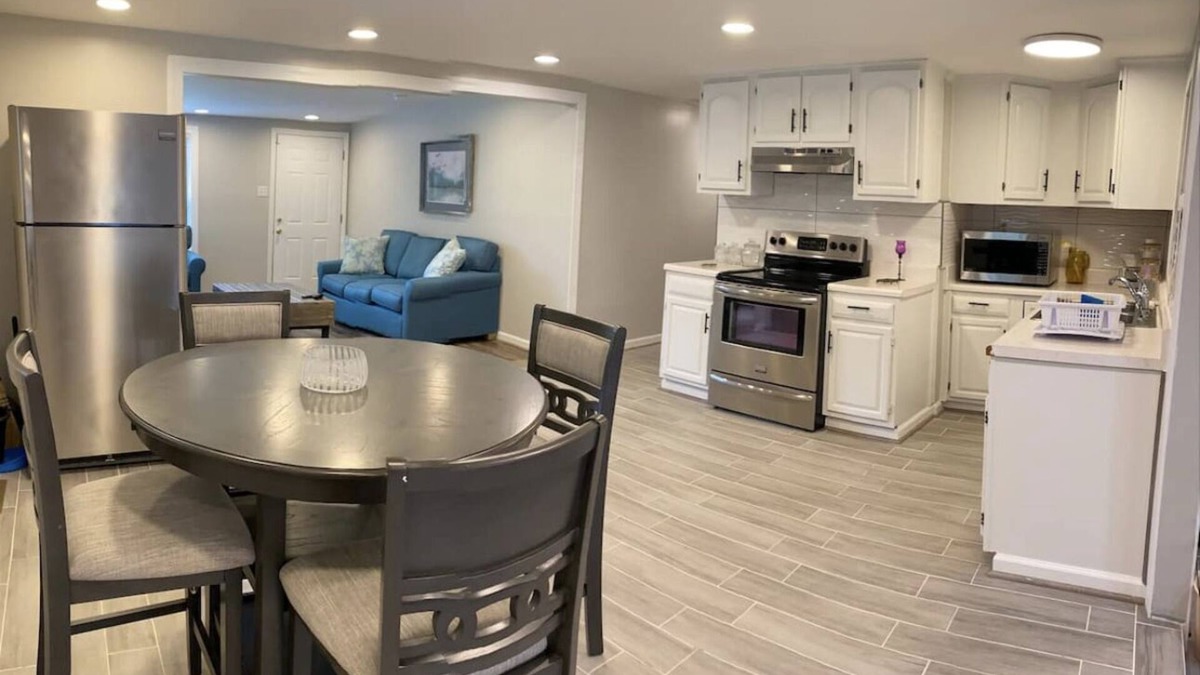 Harbinger House | 3 bedroom 2 bath Vacation Home near beach