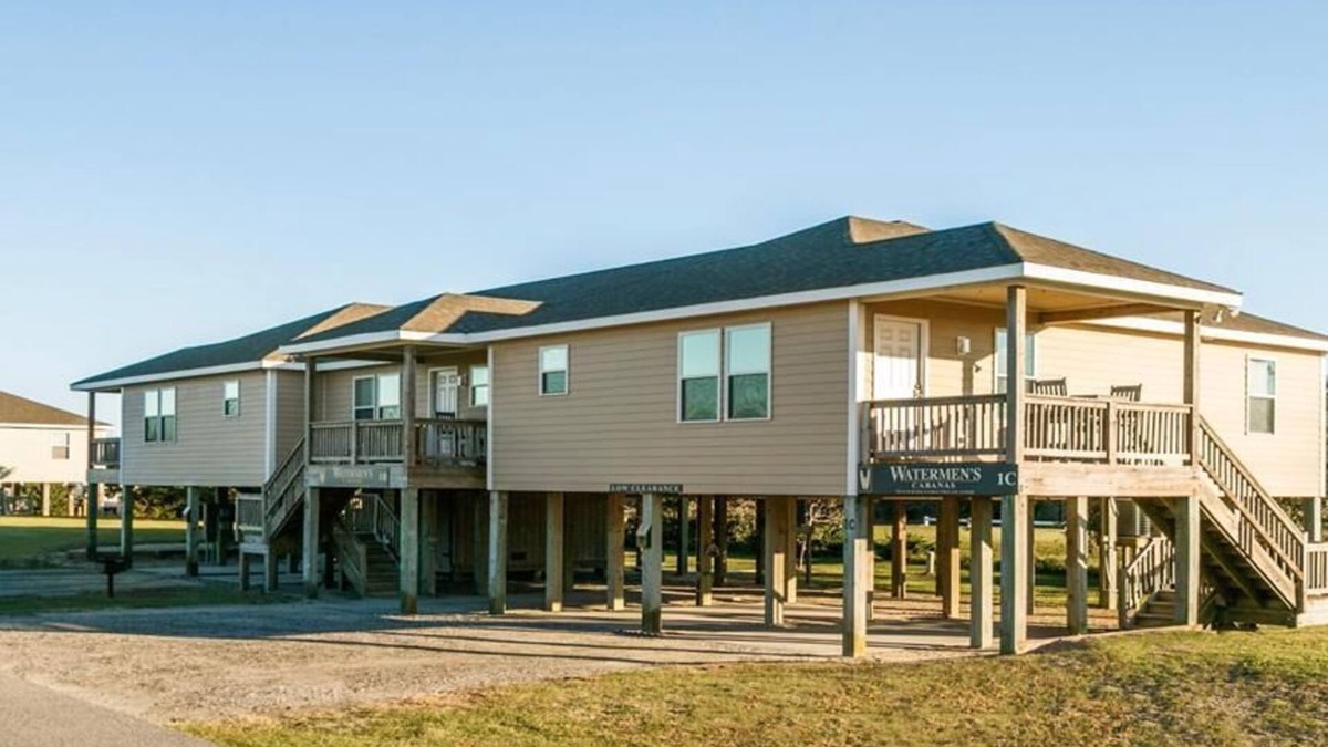 Waves Apartment | 3-bedroom, 2-bathroom apartment. Walk to beach and access to REAL Watersports