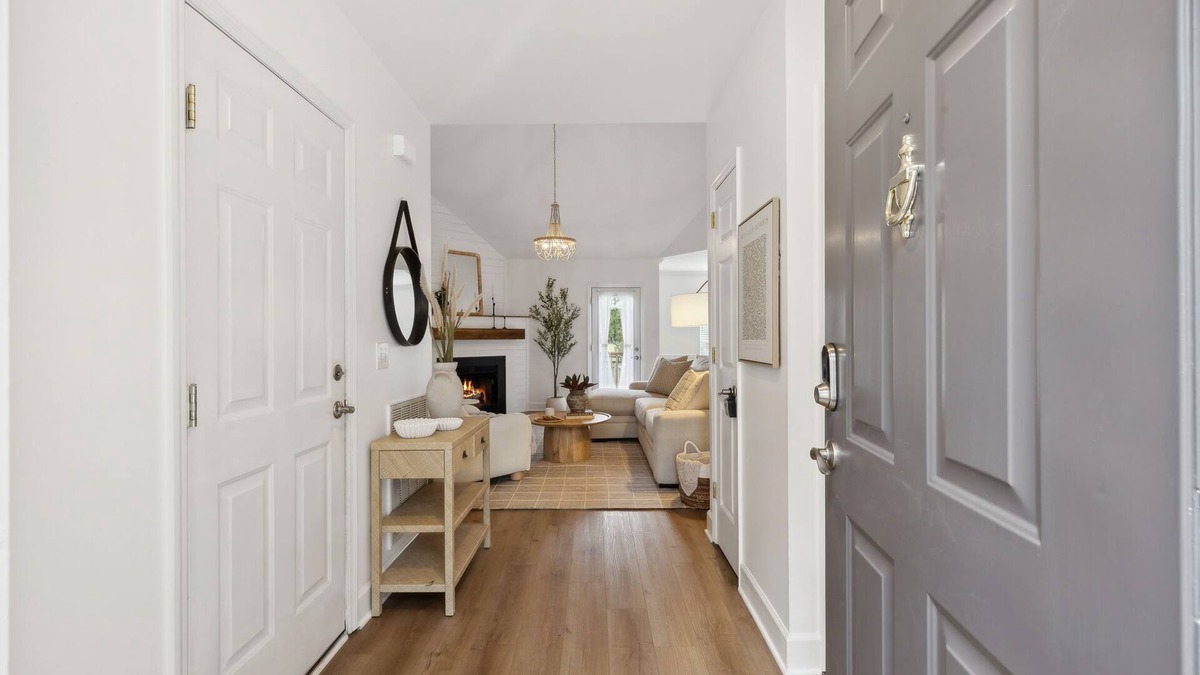 Franklin House | 3-bedroom, 2 bathroom house, dog friendly, pool with AC and WiFi in Franklin