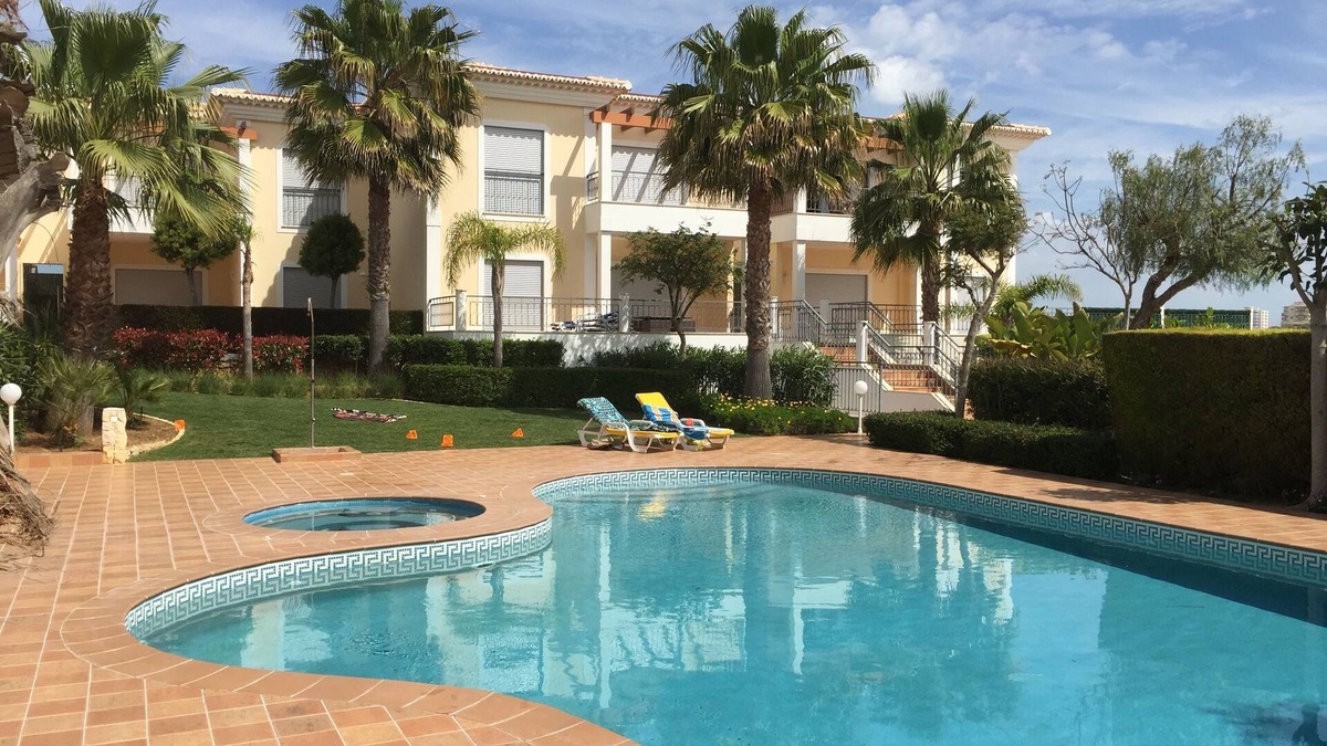Porto de Mos Apartment | 3 bedroom 2 bathroom luxury apartment with pool/jacuzzi 8 mins to beach