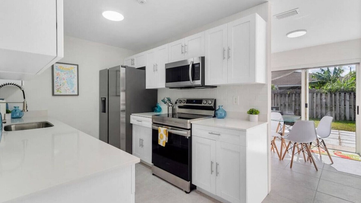 Princeton House | 3 Bedroom 2 Bathroom with a BRAND NEW POOL W/ a huge backyard & BBQ next to Keys