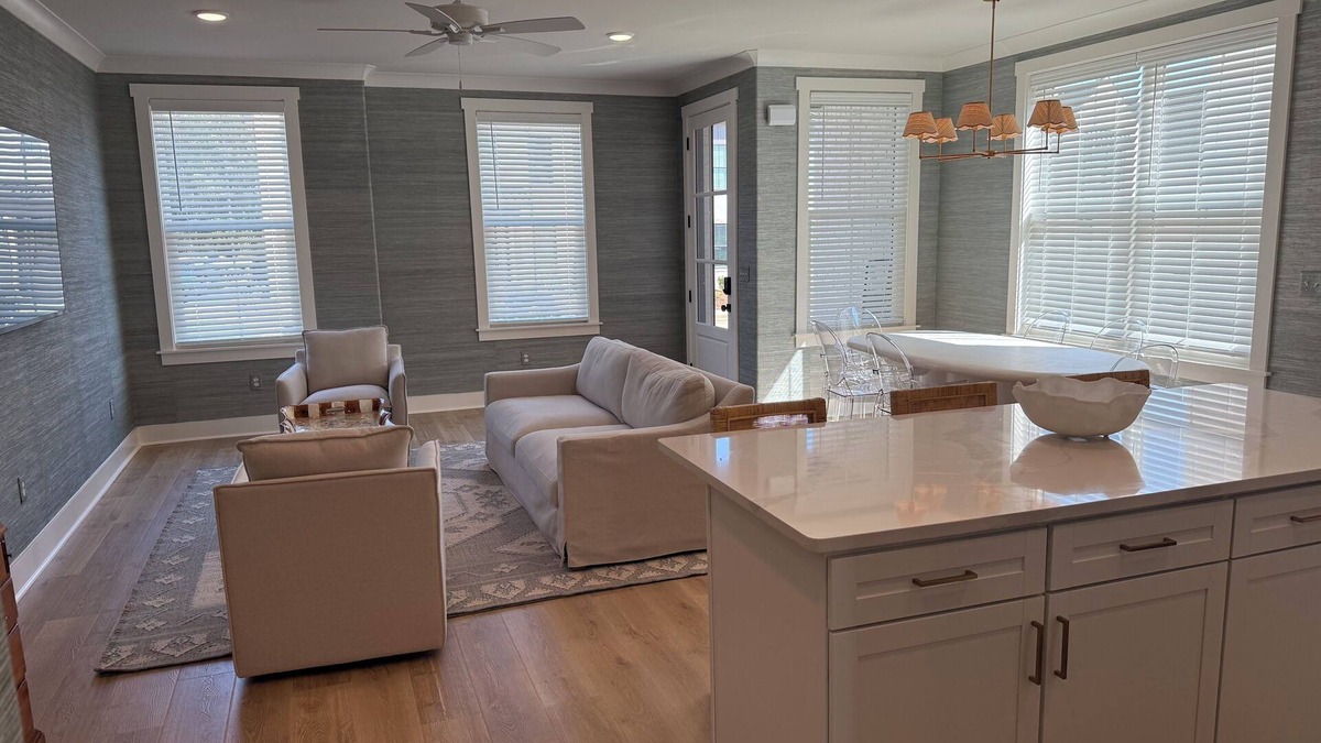 University Hills House | 3 Bedroom 3.5 Bath brand new condo! Less than 2 miles from The Grove and Square.