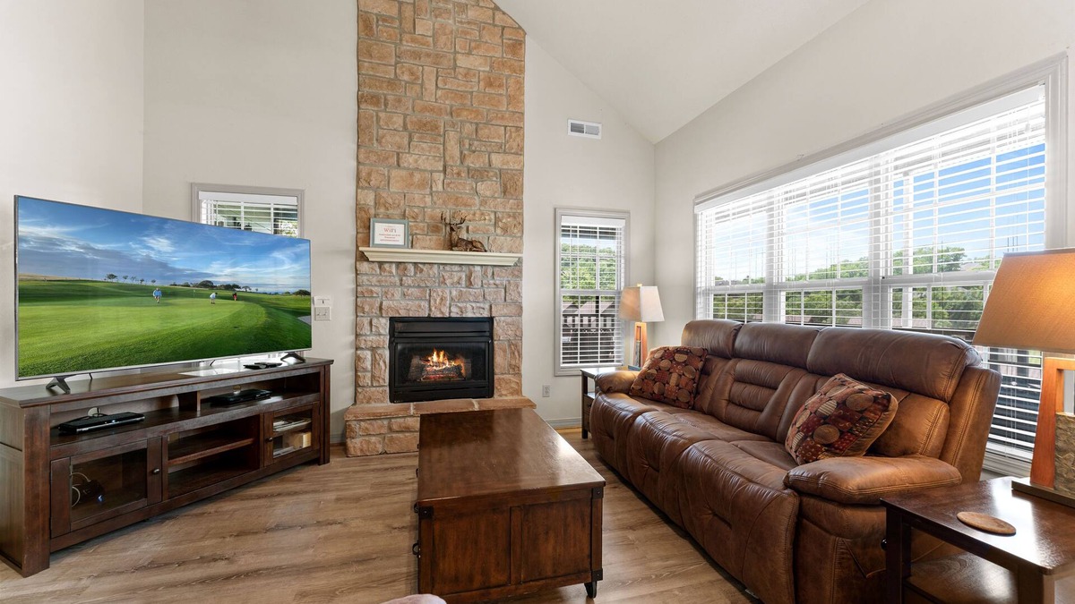 Branson West Villa | 3 Bedroom/3 Bathroom Stonebridge Villa Near Silver Dollar City, Table Rock Lake