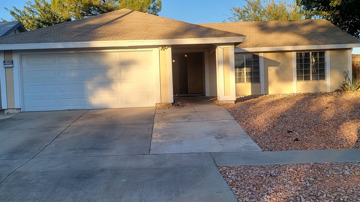 Lancaster House | 3-bedroom 6 queen beds in Lancaster