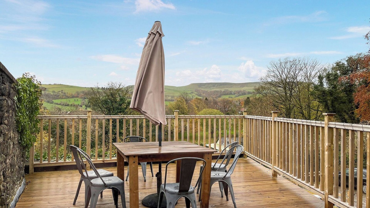 Chapel en le Frith Cottage | 3 bedroom accommodation in Chapel-en-le-Frith