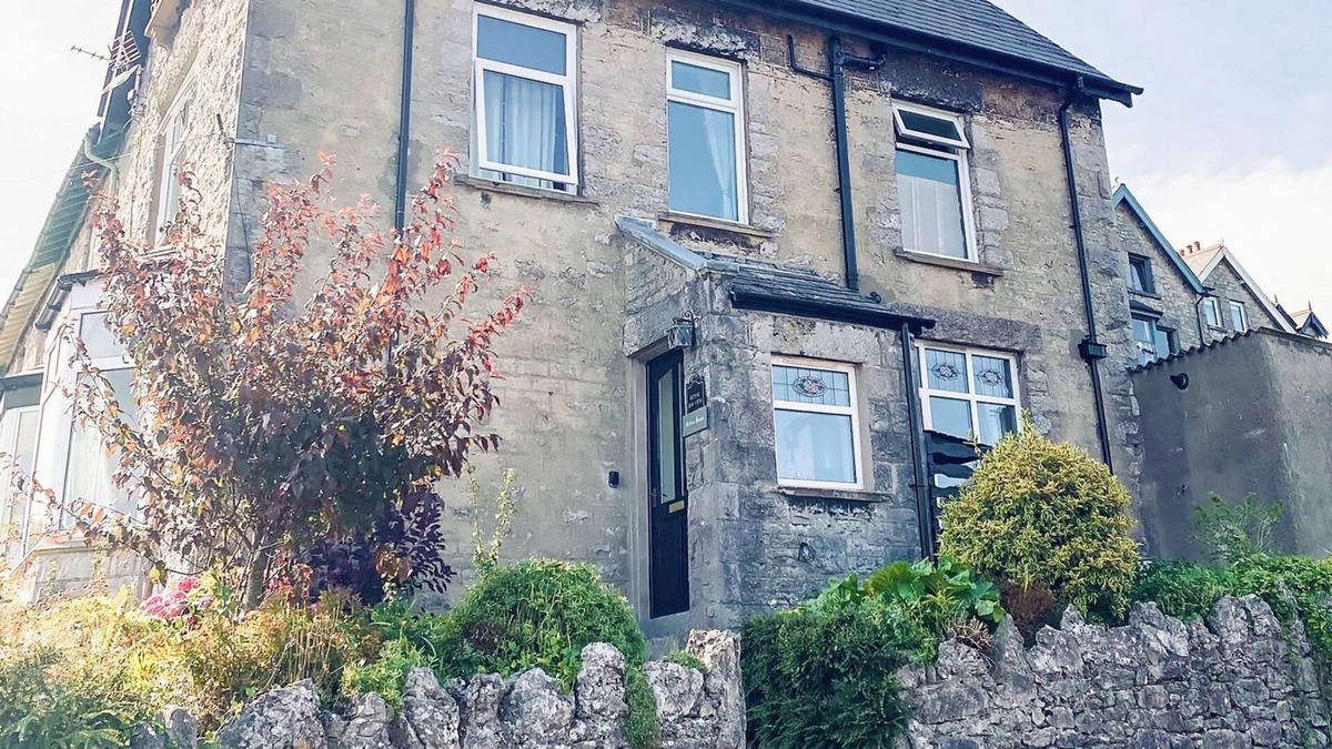 Grange-over-Sands Cottage | 3 bedroom accommodation in Grange-over-Sands