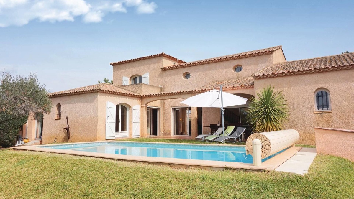 Balaruc-les-Bains House | 3 bedroom accommodation in Balaruc les Bains