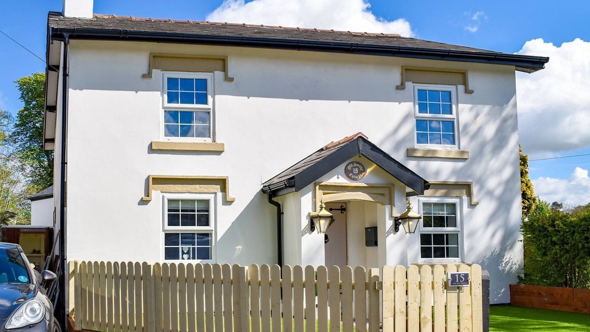 Knott End-on-Sea Cottage | 3 bedroom accommodation in Singleton, near Poulton-le-Fylde