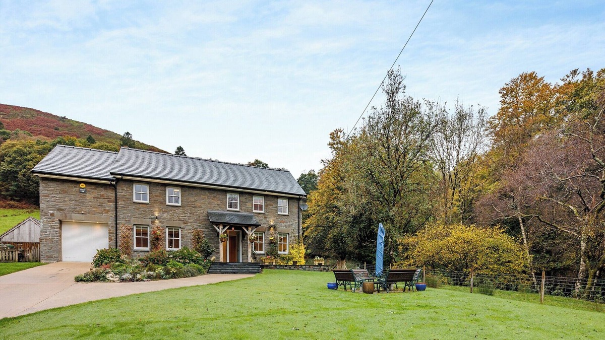 Mawddwy Cottage | 3 bedroom accommodation in LLanymawddwy, near Machynlleth