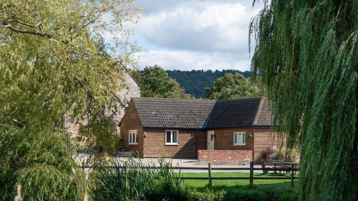 King's Stanley Cottage | 3 bedroom accommodation in Near Stroud