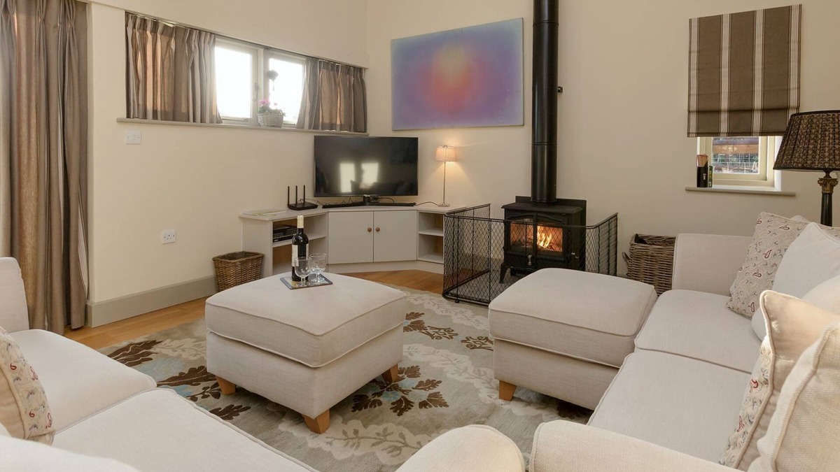 Gillingham Cottage | 3 bedroom accommodation in Langham, near Gillingham