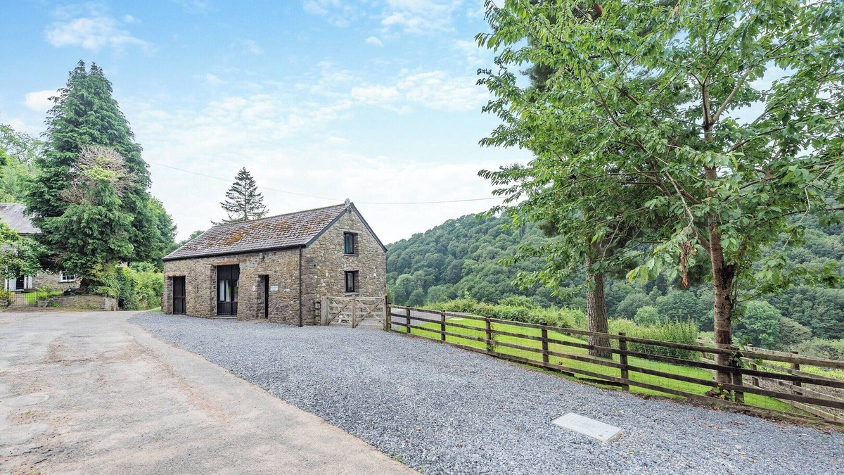 Llandovery Cottage | 3 bedroom accommodation in Myddfai, Llandovery