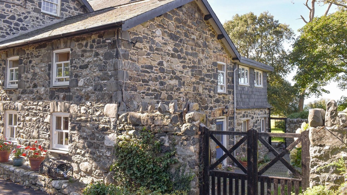 Llwyngwril Cottage | 3 bedroom accommodation in Llwyngwril, near Barmouth
