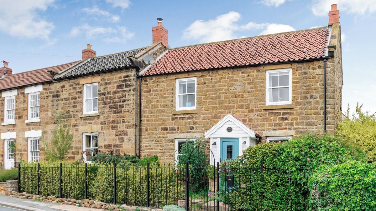 Burniston Cottage | 3 bedroom accommodation in Burniston, near Scarborough