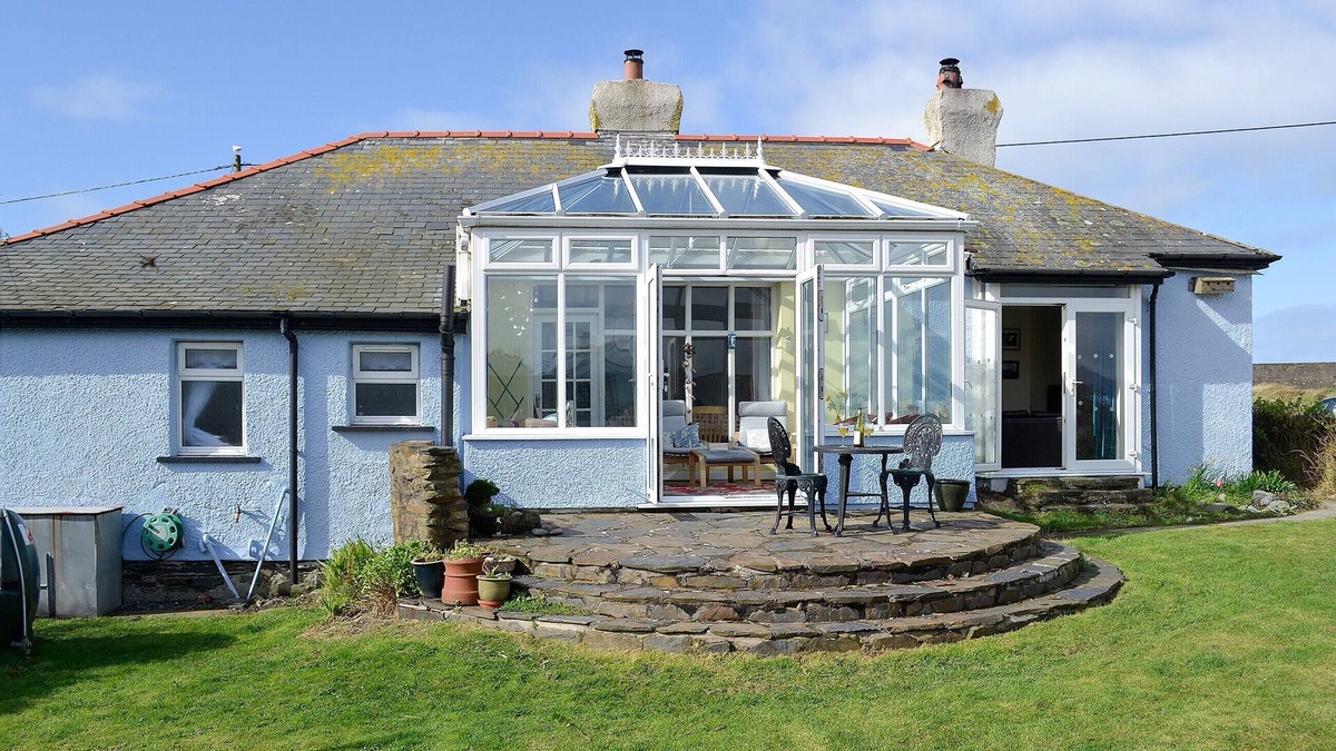 Fairbourne Cottage | 3 bedroom accommodation in Fairbourne