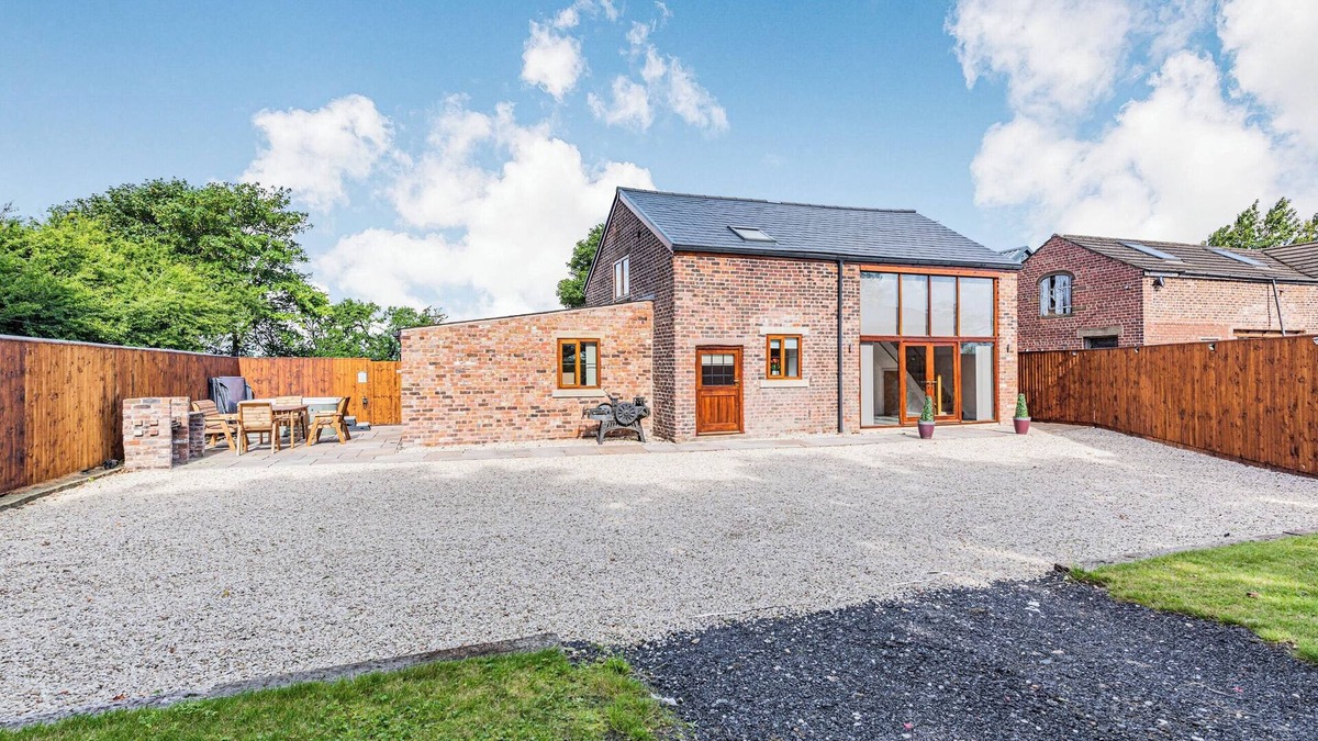 Westhead Cottage | 3 bedroom accommodation in Lathom, Ormskirk near Southport