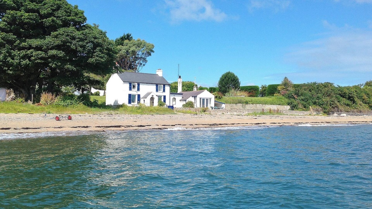 Beaumaris Cottage | 3 bedroom accommodation in Llanfaes, Beaumaris, Anglesey
