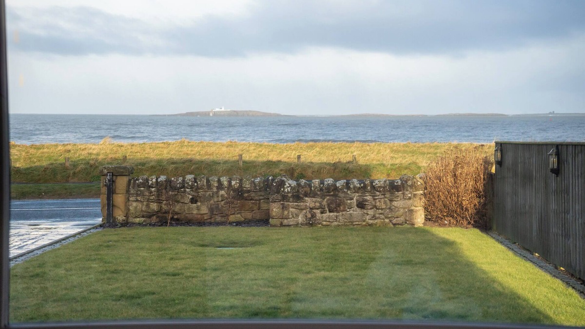 Seahouses Cottage | 3 bedroom accommodation in Seahouses, near Alnwick