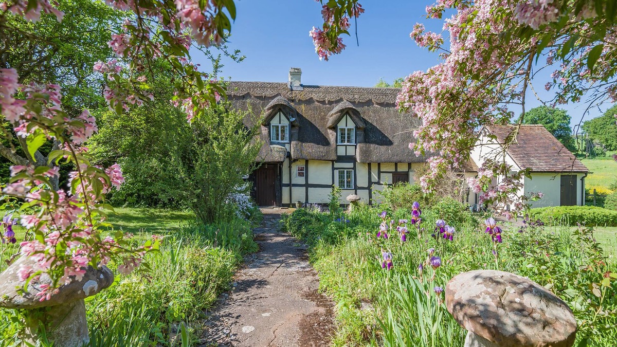 Callow End Cottage | 3 bedroom accommodation in Callow End, Worcester