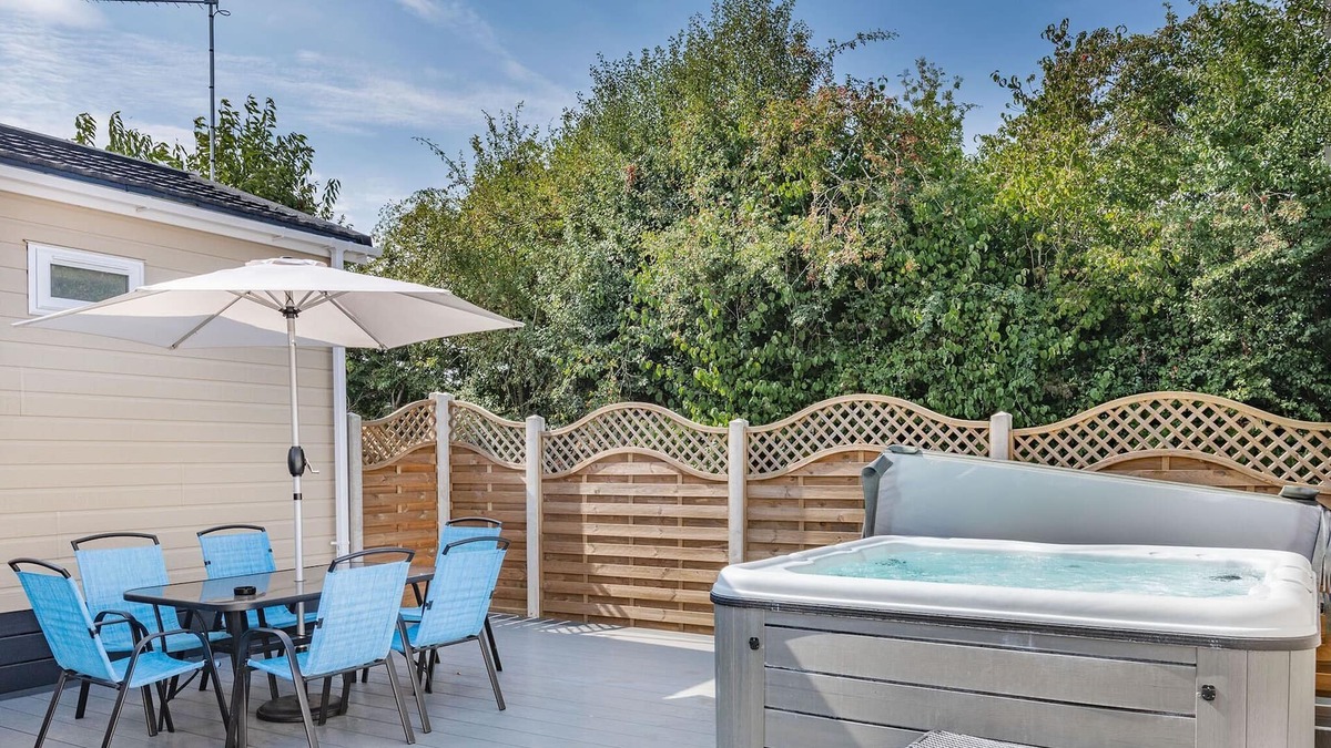 Yaxham Cabin | 3 bedroom accommodation in Yaxham, Dereham