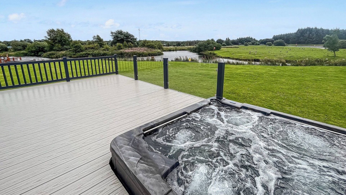 Annan Cabin | 3 bedroom accommodation in Annan