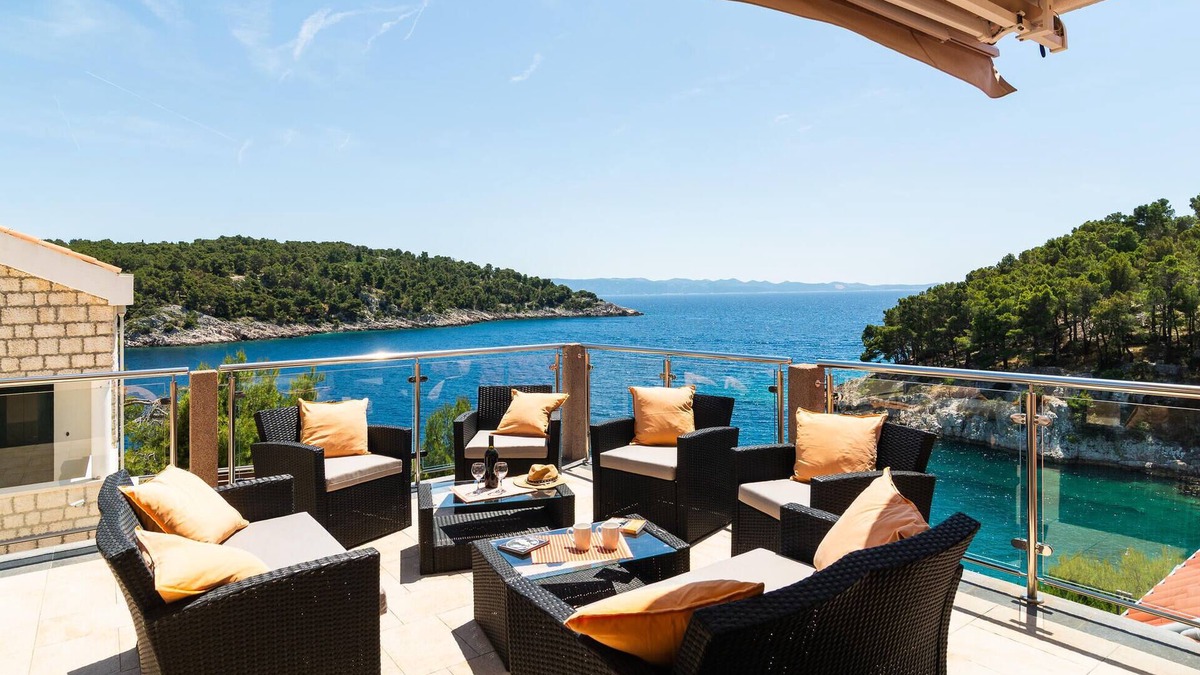Cove Osibova (Milna) Apartment | 3 bedroom amazing apartment in Milna