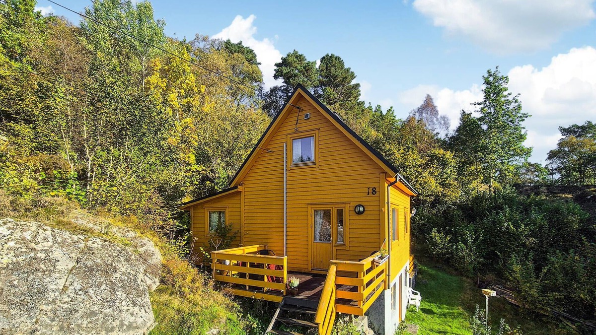 Vinnes House | 3 bedroom amazing home in Reksteren