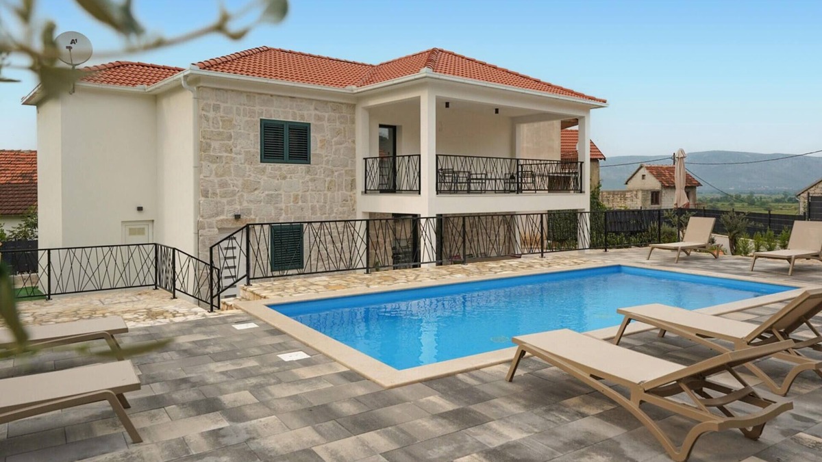 Zmijavci House | 3 bedroom amazing home in Runovic