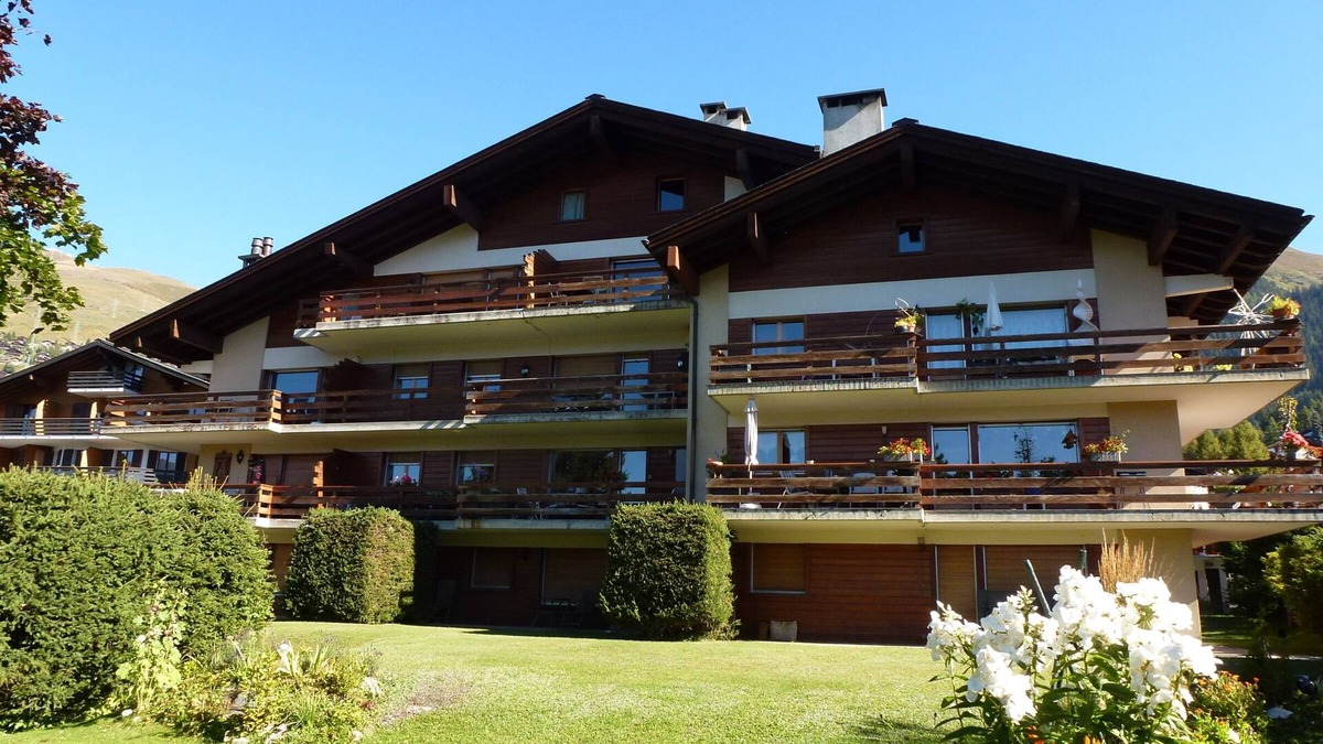 Verbier Apartment | 3 Bedroom apartment *** - 2nd floor – close to the centre, shops and bus stop - very quiet area - su