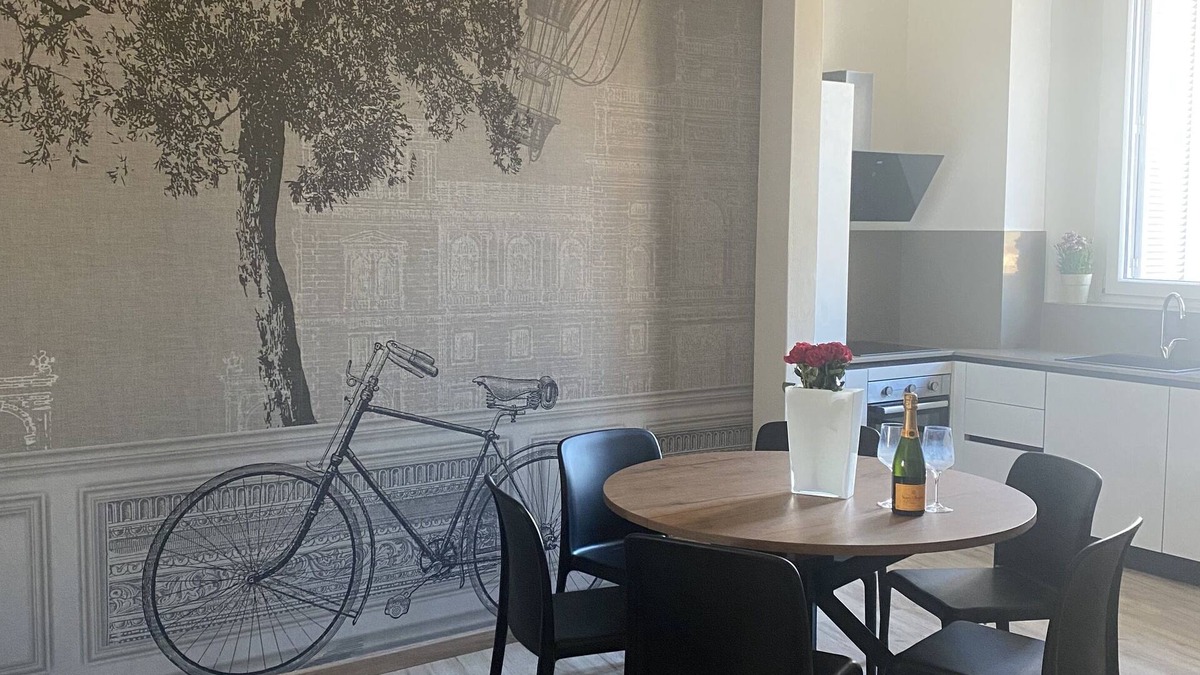 San Lorenzo Apartment | 3 bedroom apartment in florence