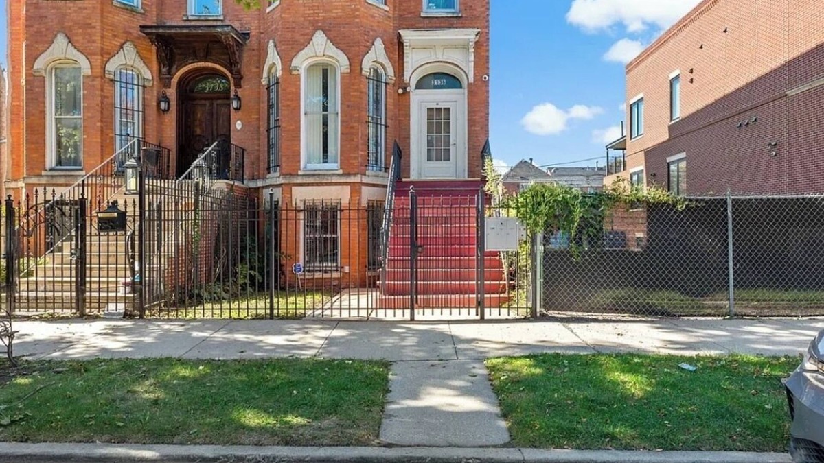 The Gap Apartment | 3-bedroom apartment in phenomenal Chicago with WiFi, AC