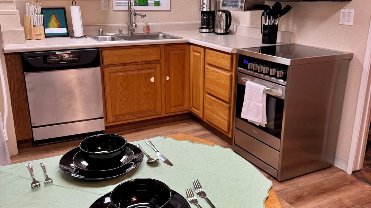 Fremont Apartment | 3-bedroom apartment in brilliant Seattle with WiFi, AC