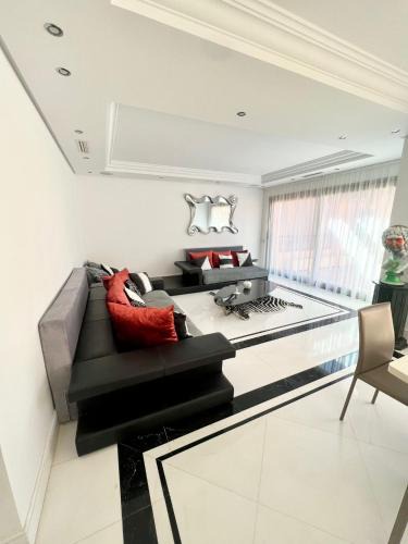 Puerto Banus Apartment | 3 bedroom apartment on the waterfront Puerto Banus Marbella