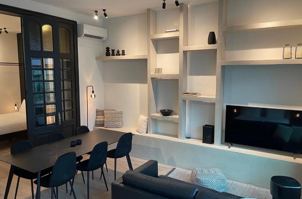 Stationsbuurt Noord Apartment | 3 Bedroom Art-Nouveau Apartment with Free Parking