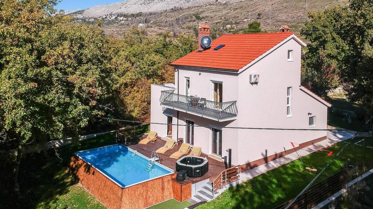 Srinjine House | 3 bedroom awesome home in Srinjine