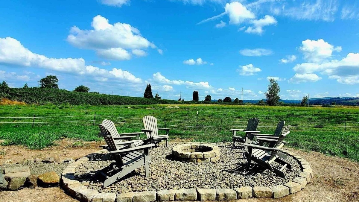 Clatskanie House | 3-bedroom barndominium on a family farm in charming Clatskanie countryside