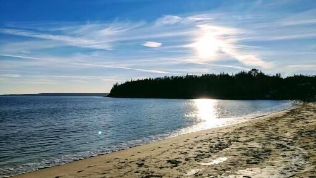 Queensland House | 3 bedroom beach house with hot tub and spectacular view