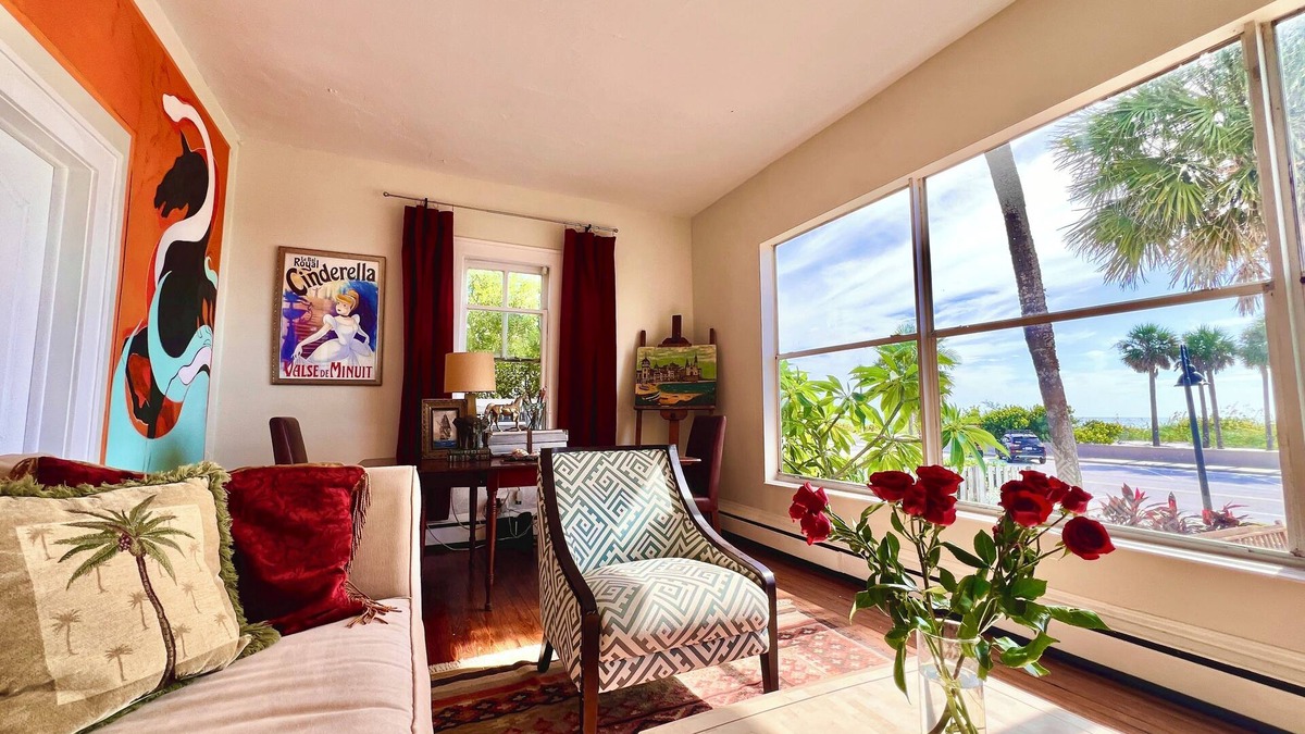 Pass-a-Grille House | 3-Bedroom Beachfront Home “Con La Marea” - Fall Promotion Rates