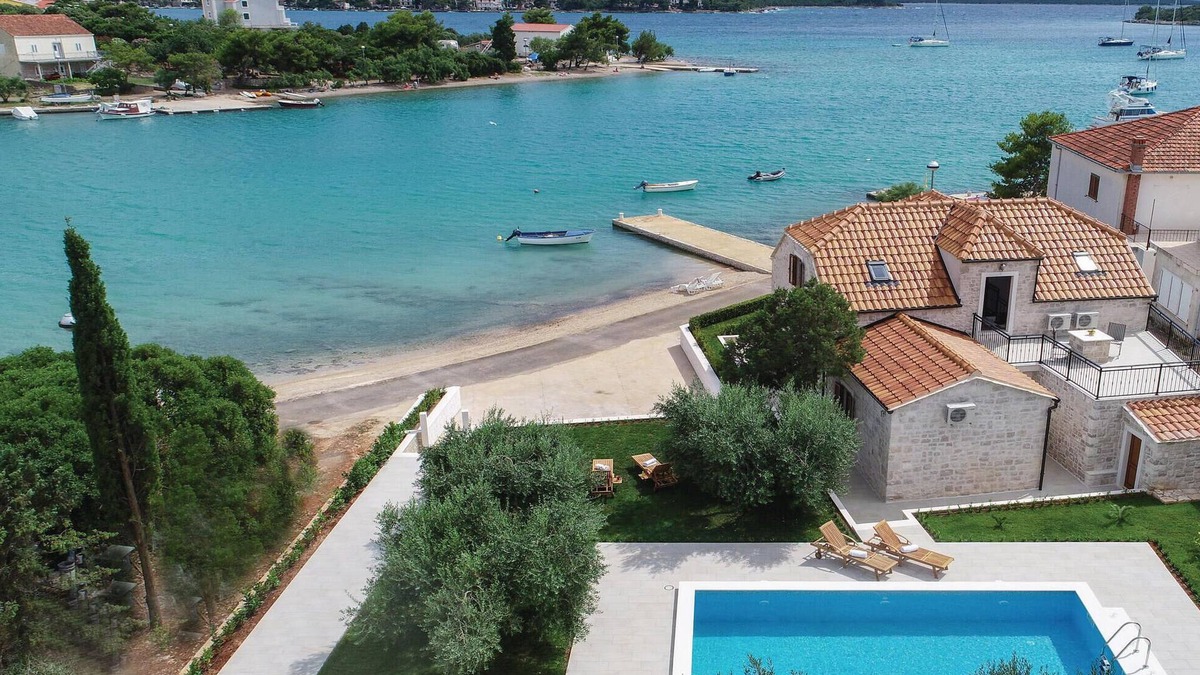Loviste House | 3 bedroom beautiful home in Loviste