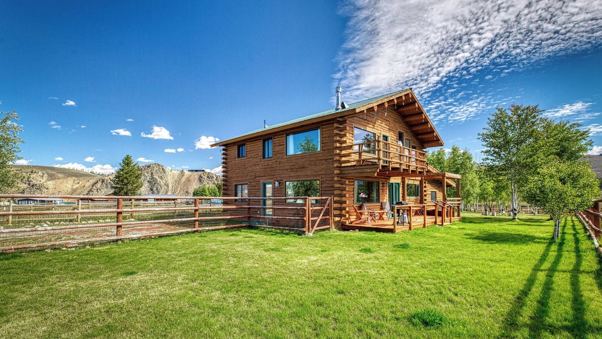 Stanley Cabin | 3-bedroom cabin in fantastic Stanley with WiFi